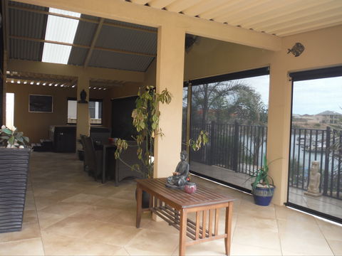 Happy Gilmore - Tourism Caloundra 1