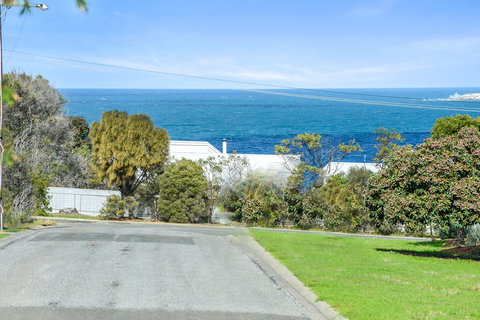 Islandview - Hayborough - Tourism Caloundra 1