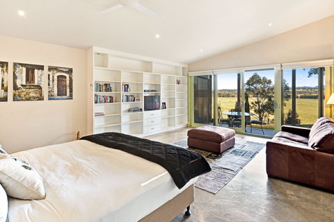 I Villini Estate - Tourism Caloundra 1