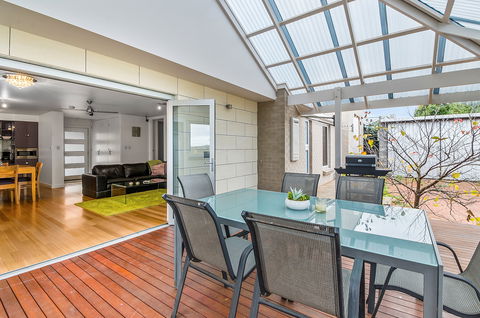 Limestone Coast Apartments - Tourism Caloundra 0