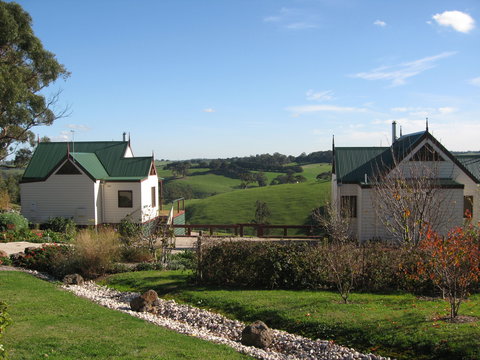 Loves Lane Cottages - Tourism Caloundra 1