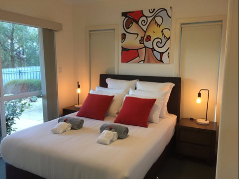 Lyreen's Apartment Bed And Breakfast - Tourism Caloundra 1