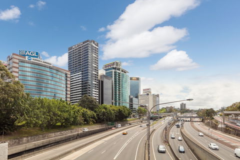 Meriton Suites North Sydney - Tourism Caloundra 0