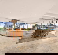 Mont Sapphire Luxury Retreat - Tourism Caloundra