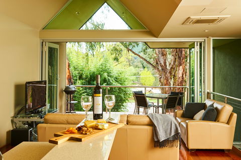 No. 6 Luxury Private Haven - Tourism Caloundra 1