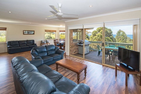 Ocean House - Tourism Caloundra 2