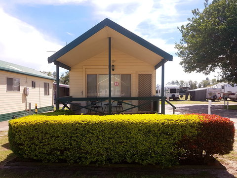 Pacific Gardens Village - Tourism Caloundra 0