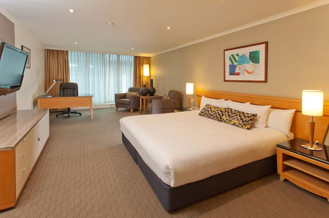 Radisson Hotel And Suites Sydney - Tourism Caloundra 1