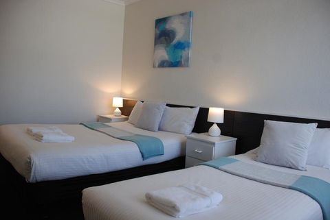 Red Carpet Motel - Tourism Caloundra 0