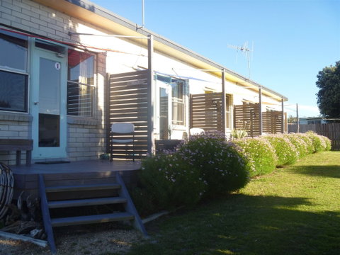 Scamander On The Beach - Tourism Caloundra 0