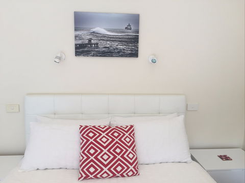 Springtide Studio Apartments - Tourism Caloundra 0