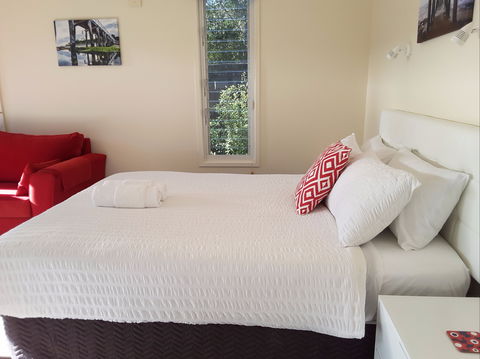 Springtide Studio Apartments - Tourism Caloundra 1