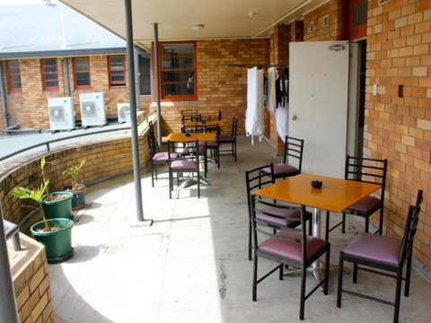 The Belmore Hotel - Tourism Caloundra 2
