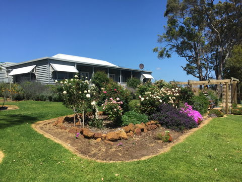 Great Southern Outback Tours & Accommodation - Tourism Caloundra 0