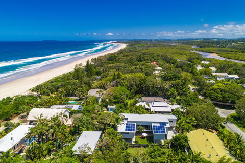 The Vines - Tourism Caloundra 0