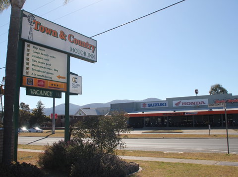 Town And Country Motor Inn - Tamworth - Tourism Caloundra 1
