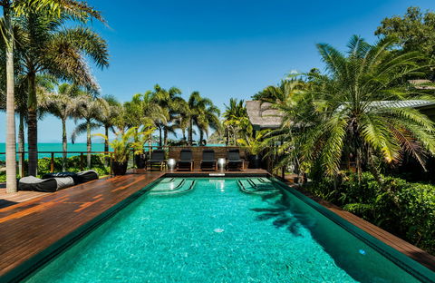 Trinity Beach Palace - Tourism Caloundra 2