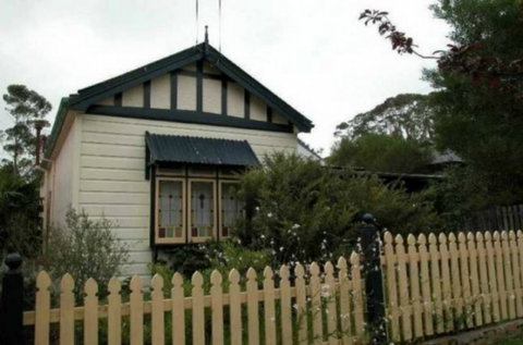 Tugin Cottage - Tourism Caloundra 0