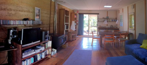 Windrose Bed And Breakfast - Tourism Caloundra 1