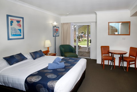 Yamba Aston Motel - Tourism Caloundra 1