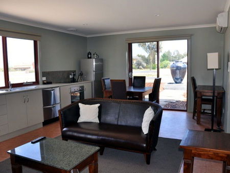 Bairnsdalemotel.com.au - Tourism Caloundra 3