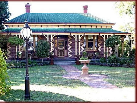 Tara House Bed And Breakfast - Tourism Caloundra 0