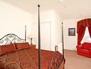 Crest Castle Bed And Breakfast - Tourism Caloundra 1