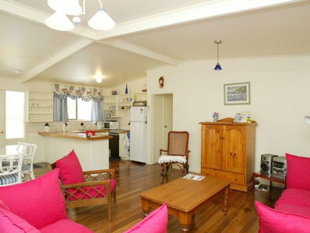 Beachwalk Cottage - Tourism Caloundra 2