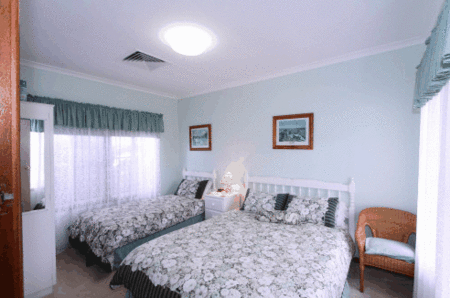 Dunelm House Bed And Breakfast - Tourism Caloundra 3