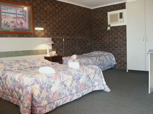 City Lights Motel - Tourism Caloundra 0