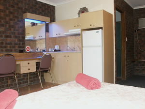 City Lights Motel - Tourism Caloundra 2