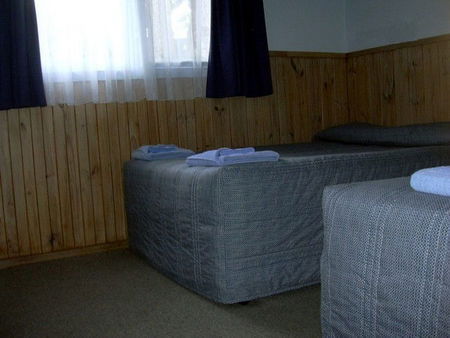Auto Lodge Motor Inn - Tourism Caloundra 1
