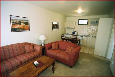 Ballarat Colonial Motor Inn - Tourism Caloundra 3