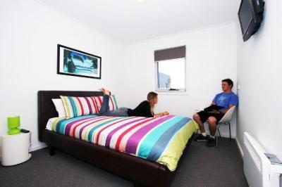 The Island Accommodation - Tourism Caloundra 2