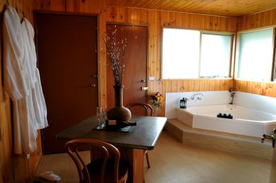 Venus Bay Getaways - Tourism Caloundra 4