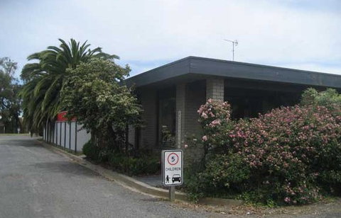 Boat Ramp Motel - Tourism Caloundra 0