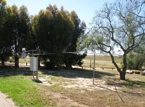 Natimuk Lake Caravan Park - Tourism Caloundra 4