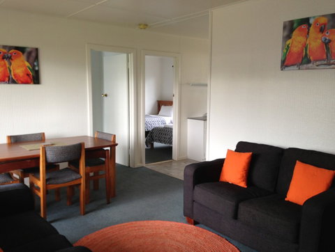 Phillip Island Cottages - Tourism Caloundra 0