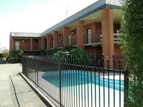 Moe Motor Inn - Tourism Caloundra 0