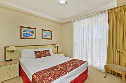 Palazzo Colonnades - Tourism Caloundra 4