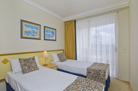 Palazzo Colonnades - Tourism Caloundra 5