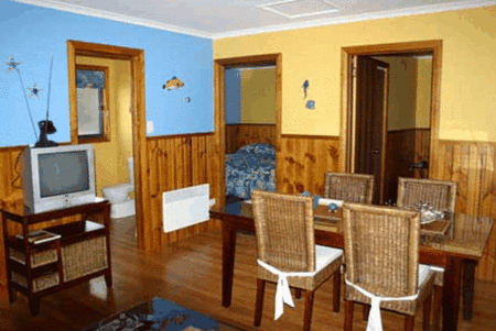 Bicheno's Gallery and Apartments - Tourism Caloundra