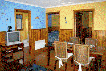 Bicheno's Gallery And Apartments - Tourism Caloundra 0