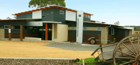 Swansea Backpacker Lodge - Tourism Caloundra