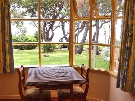 Anchlia Waterfront Cottage - Tourism Caloundra 0