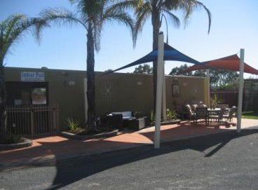 Cameo Inn Motel - Tourism Caloundra 2