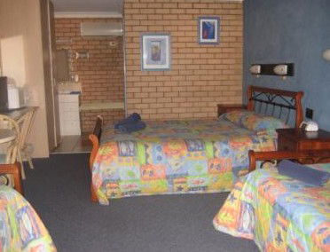 Cameo Inn Motel - Tourism Caloundra 4