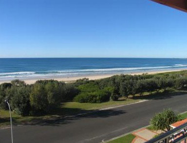 The Breakers Yamba - Tourism Caloundra 0