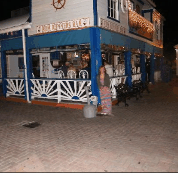 Auntie Ann's B & B - Tourism Caloundra 1