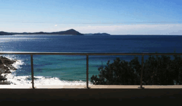 Seal Rocks House - Tourism Caloundra 4